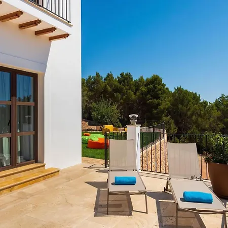 Villa With Children Play Area *